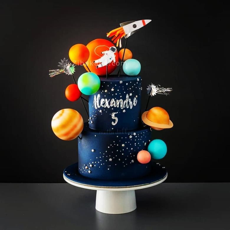 تم تولد فضانورد - Spaceman